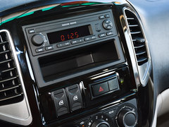 2018款 M3 1.6L 7座舒适型
