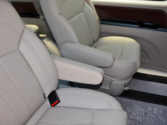 2018款 M5L 1.6L 7座豪华型