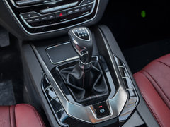 2018款 1.5L 手动尊贵智驾版