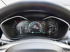 2018款 1.5L 手动尊贵智驾版