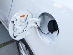 2018款 PLUS 1.5L 自动尊享版
