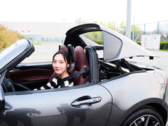 2018款 2.0L RF 铂钢灰
