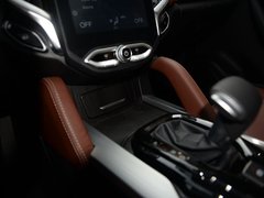 2018款 1.5T 自动纪念型