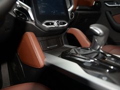2018款 1.5T 自动纪念型