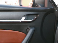 2018款 1.5T 自动旗舰型