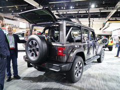2018款 2.0T Sahara 四门版