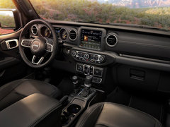 2018款 2.0T Sahara 四门版