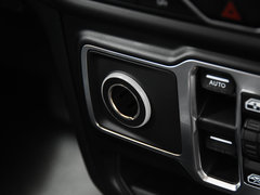 2018款 2.0T Sahara 四门版