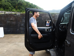 2018款 2.0T Sahara 四门版