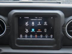 2018款 2.0T Sahara 四门版