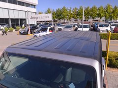 2018款 2.0T Sahara 四门版