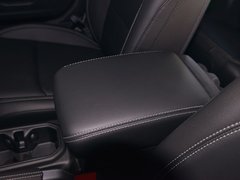2018款 2.0T Sahara 四门版