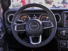 2018款 2.0T Sahara 四门版
