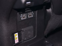 2018款 2.0T Sahara 四门版