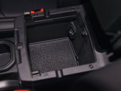 2018款 2.0T Sahara 四门版