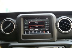 2018款 2.0T Sahara 四门版