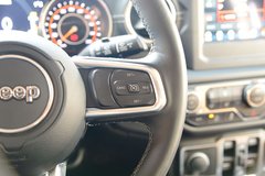 2018款 2.0T Sahara 四门版