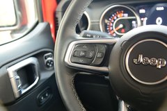 2018款 2.0T Sahara 四门版