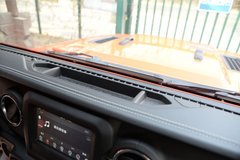 2018款 2.0T Sahara 四门版