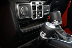 2018款 2.0T Sahara 四门版