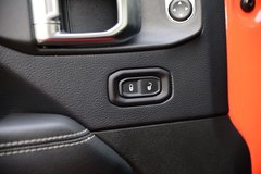 2018款 2.0T Sahara 四门版