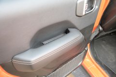 2018款 2.0T Sahara 四门版