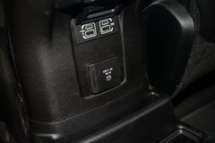 2018款 2.0T Sahara 四门版