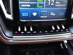 2017款 1.8T 双离合旗舰型贺岁版