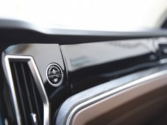 2017款 1.8T 双离合旗舰型贺岁版