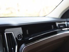 2017款 1.8T 双离合旗舰型贺岁版