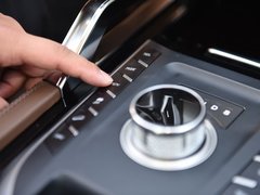 2017款 1.8T 双离合旗舰型贺岁版