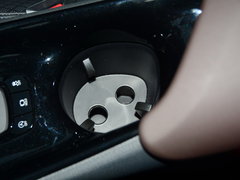 2018款 2.0L 旗舰天窗版 国VI