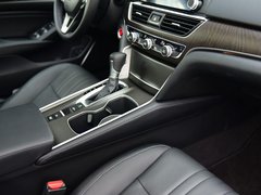 2018款 260TURBO 尊贵版