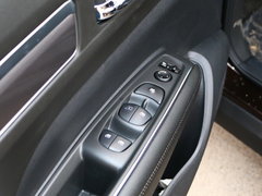 2018款 2.0L 两驱豪华版