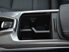 2018款 2.5L 两驱尊贵版