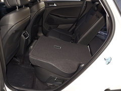 2018款 1.6T 双离合两驱15周年特别版
