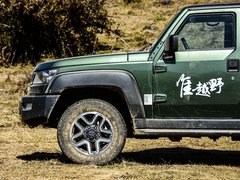 2018款 40L 2.0T 手动柴油四驱尊贵版