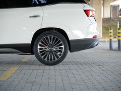 2020款 1.5T 手动发现版 7座