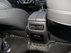 2020款 1.5T 手动发现版 7座