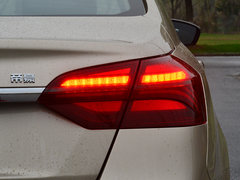 2018款 1.5L CVT尊贵型