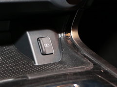2018款 2.5L 自动四驱旗舰版