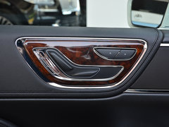 2018款 2.0T 两驱尊享版