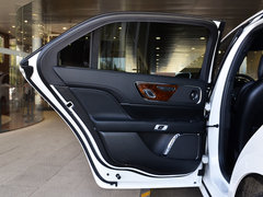 2018款 2.0T 两驱尊耀版