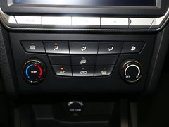 2018款 1.5L 手动智联尊贵型