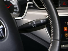 2018款 1.5L 手动智联尊贵型