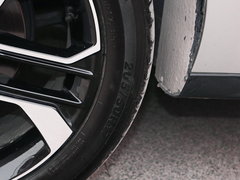 2018款 1.5L 手动智联尊贵型