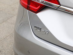 2018款 1.5L 手动智联尊贵型