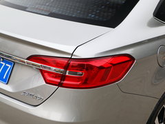2018款 1.5L 手动智联尊贵型
