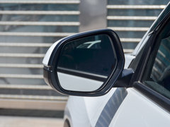 2017款 1.8L CVT两驱豪华型