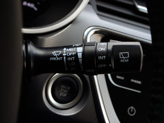 2018款 优雅版 1.8L 手动风尚型
